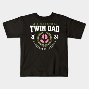 Twin Girls Dad Est 2024 Twin Dad To Be New Daddy Kids T-Shirt